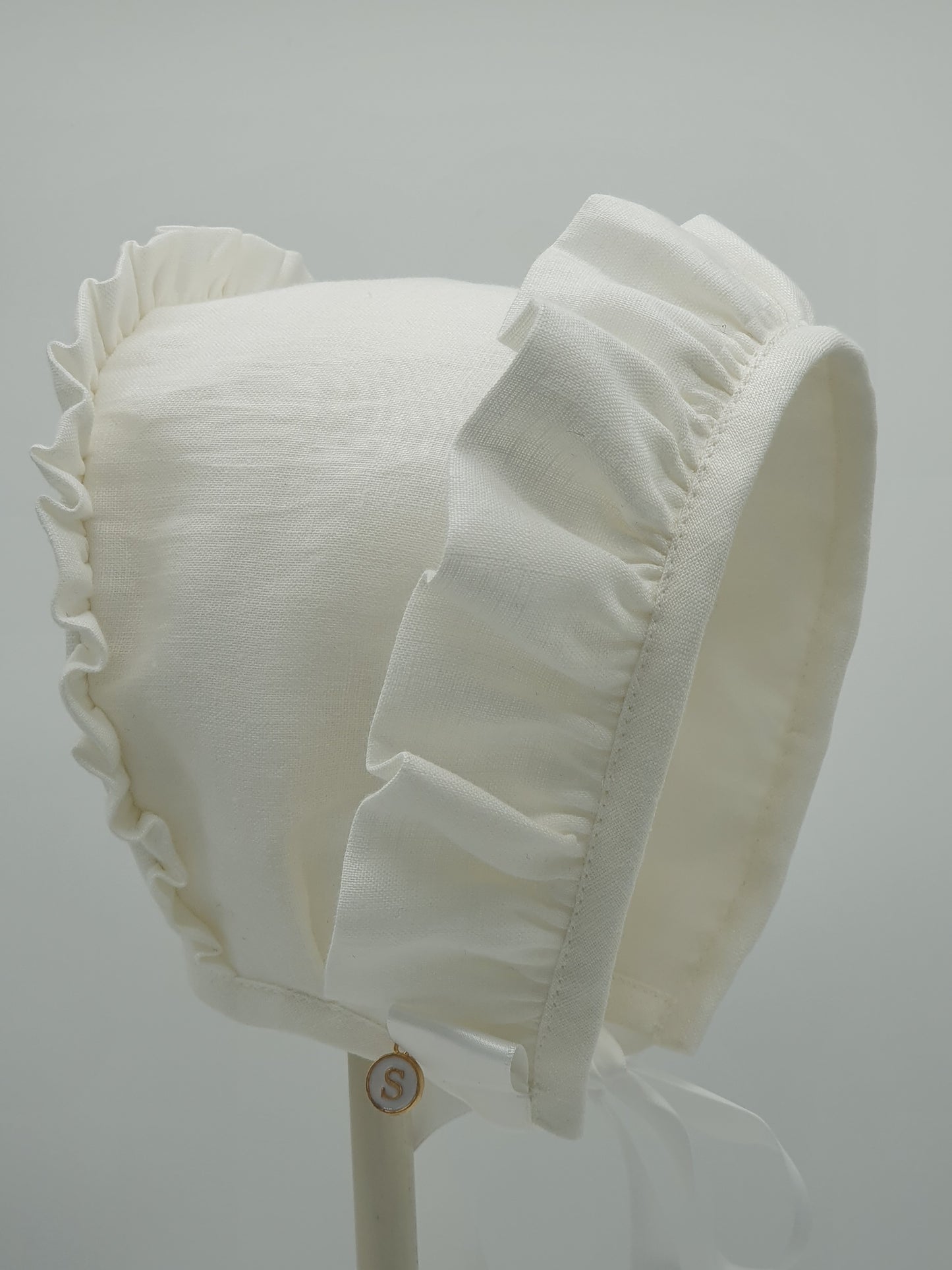 Small Dreams Exclusive Bonnet, White Linen with embroidery