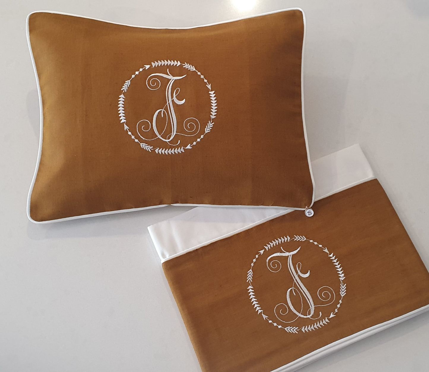 2pc Bassinet Sheet Set, Personalised Embroidery on Linen