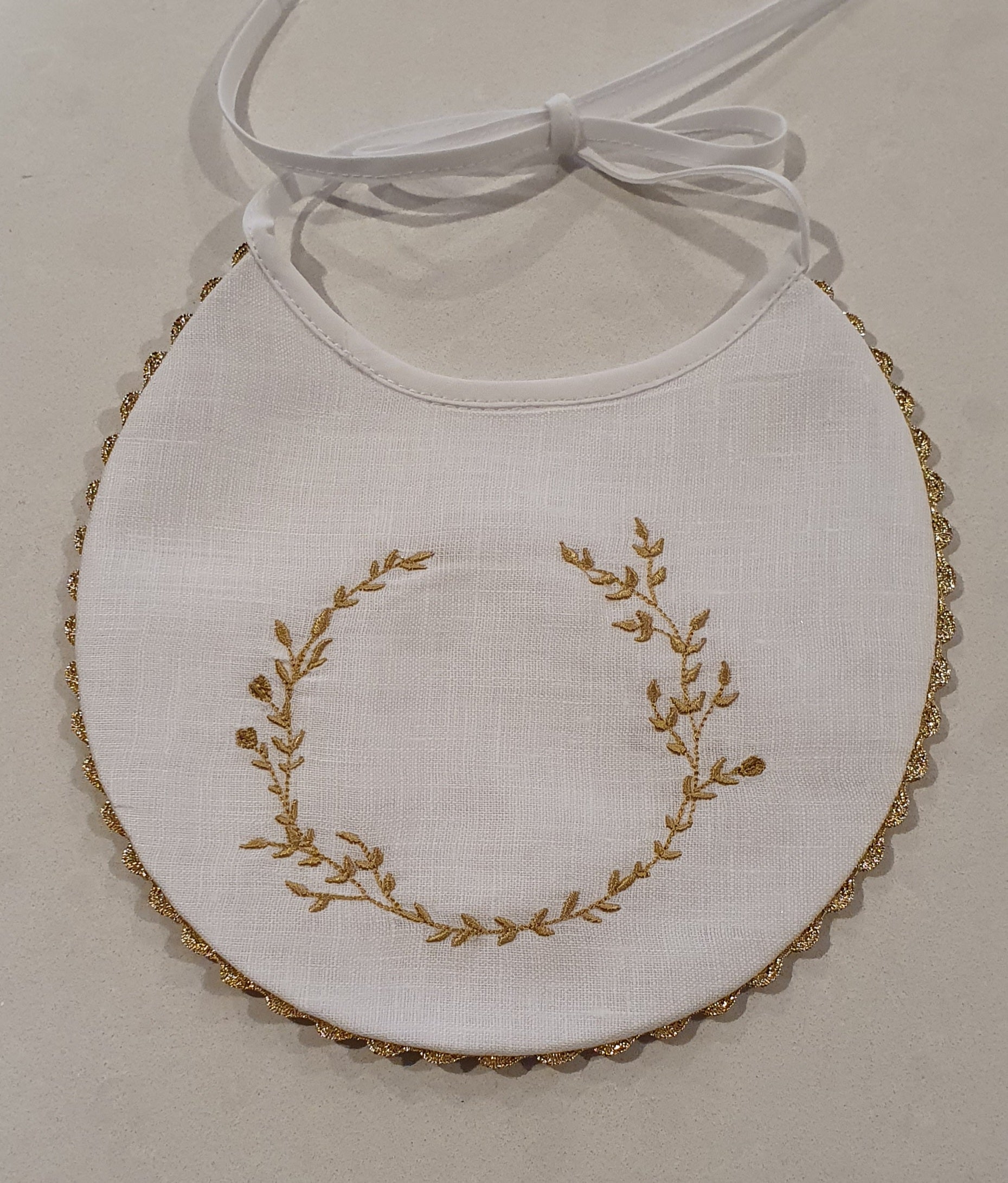 Embroidered bibs 2024