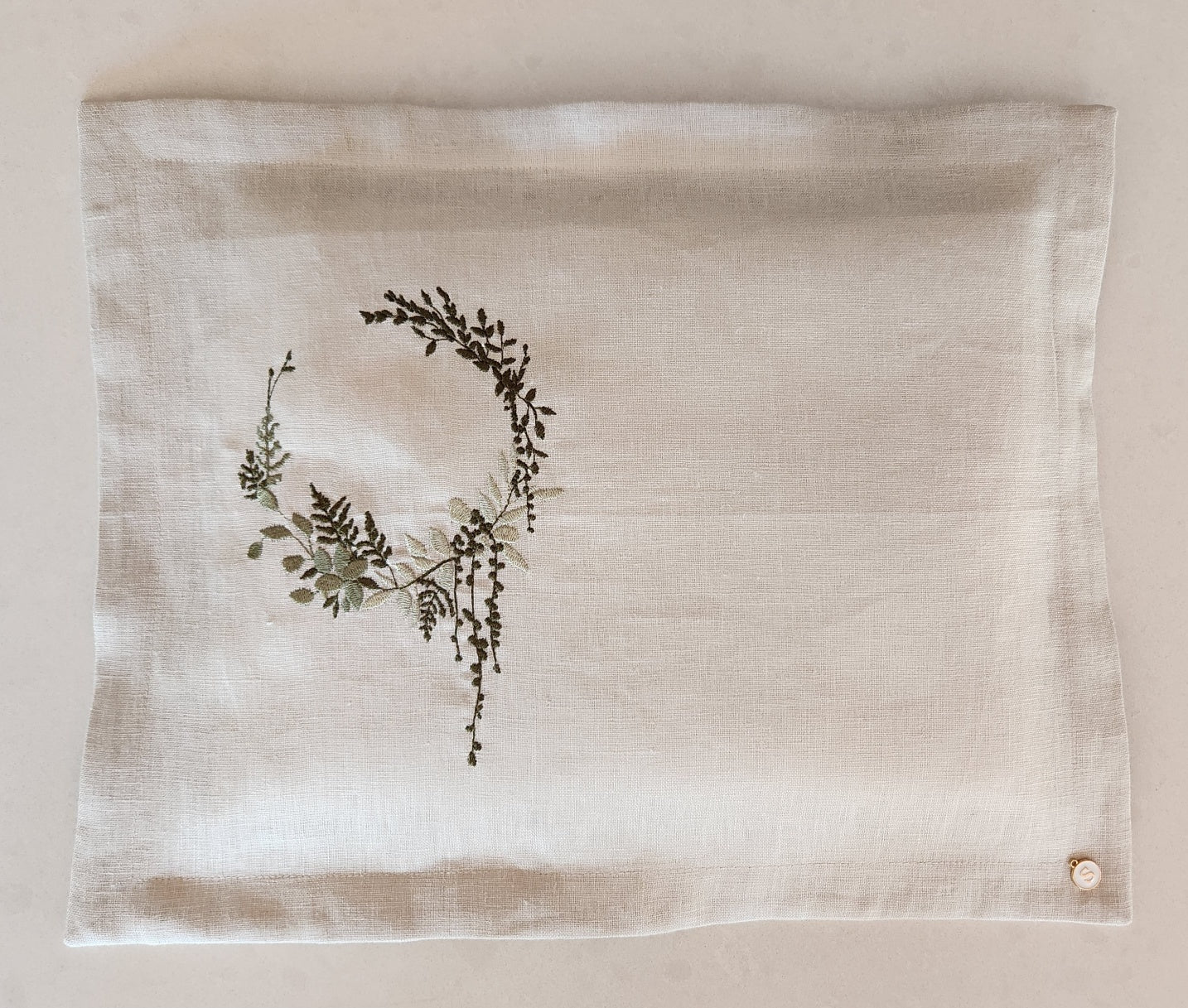 Exclusive Wrap & Pillowcase Set, Eucalyptus Wreath on Natural Linen