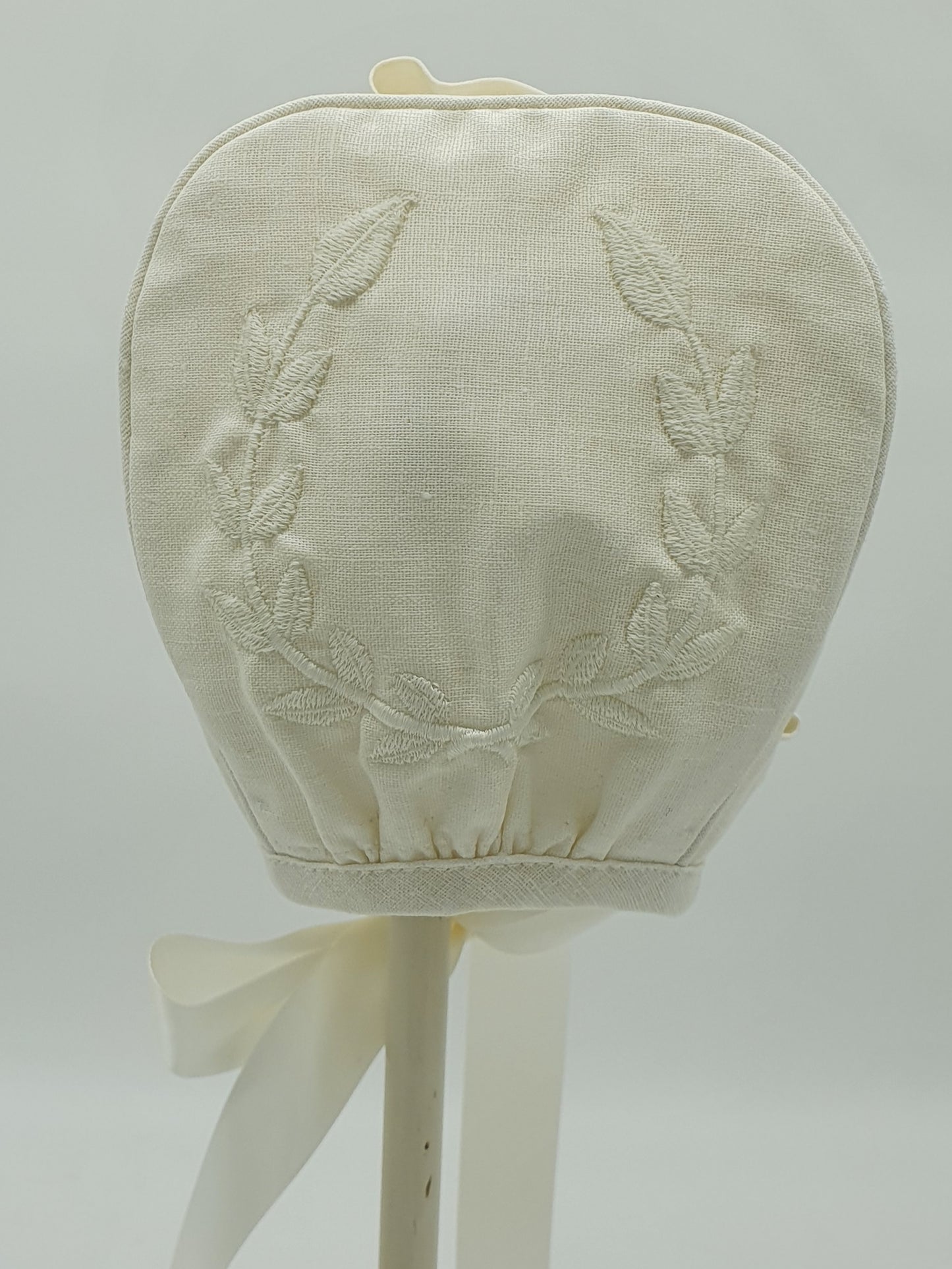 Exclusive Bonnet, Cream Linen with Embroidered Cream Wreath