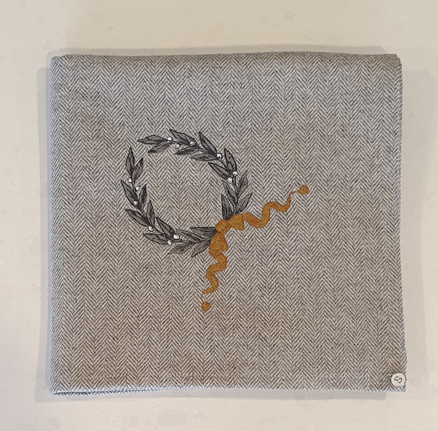 'Platinum Jubilee' Herringbone Embroidered Wrap & Pillowcase Set