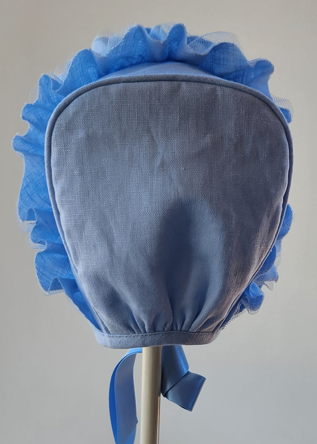 Exclusive Linen Bonnet,  Double Frill with horseshoe, White or Blue